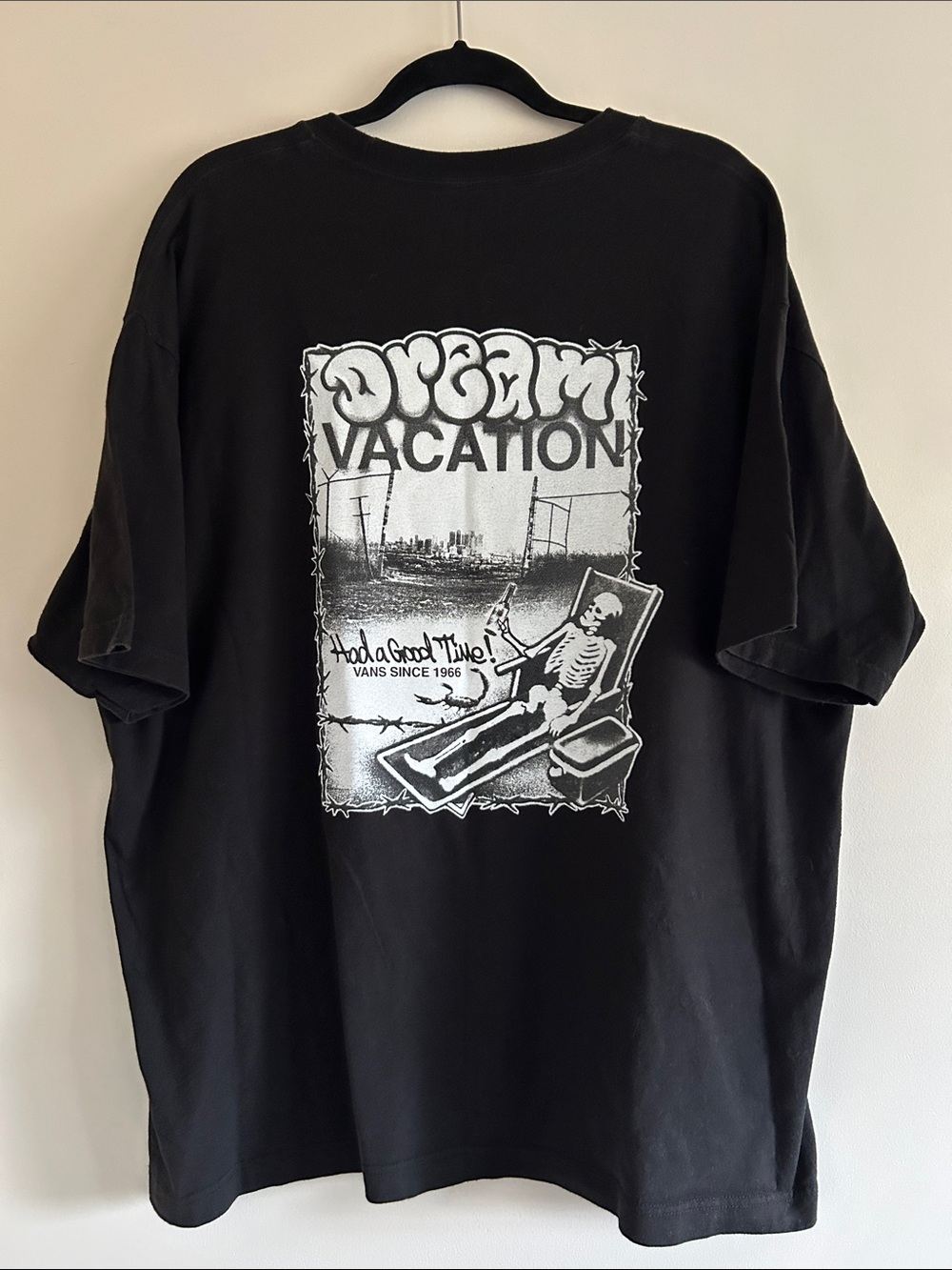 Vans Black Graphic 'Dream Vacation' Tee with White Print, Size XXL